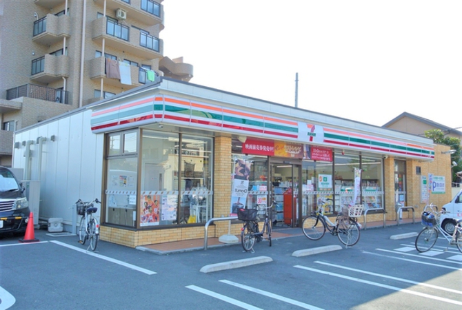 セブンイレブン　大宮櫛引1丁目店　約320ｍ