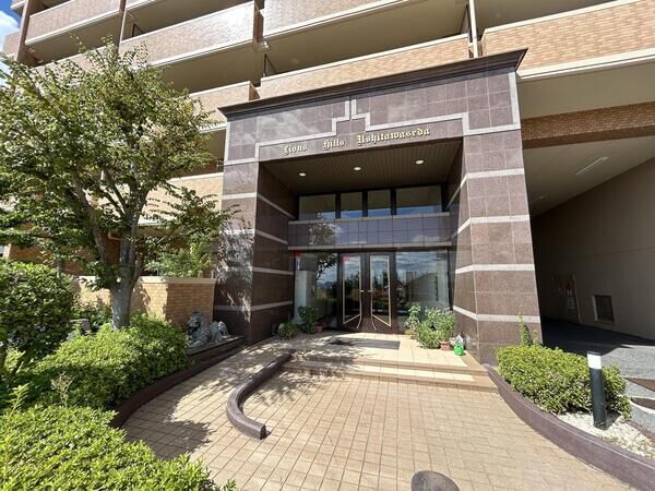 【ライオンズヒルズ牛田早稲田】エントランス 【ライオンズヒルズ牛田早稲田】エントランス