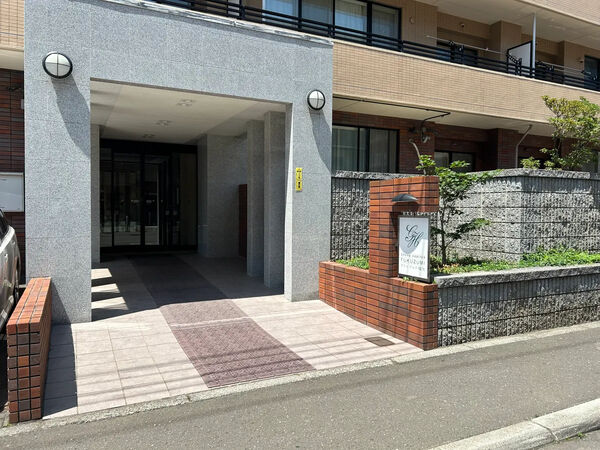 【グラン アビテ福住】エントランス