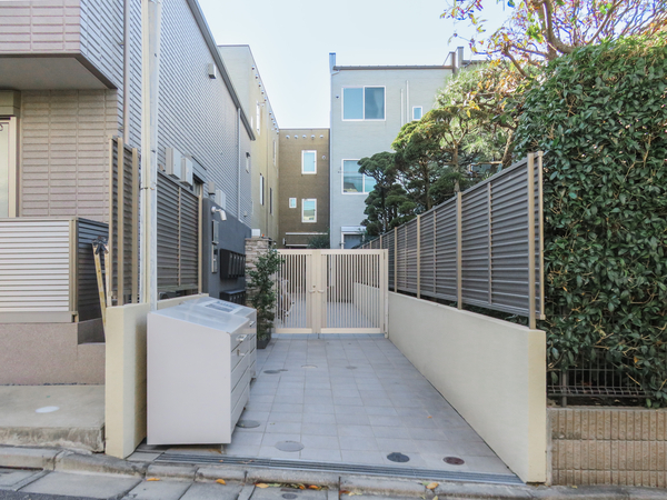 【リムテラス馬事公苑】エントランス