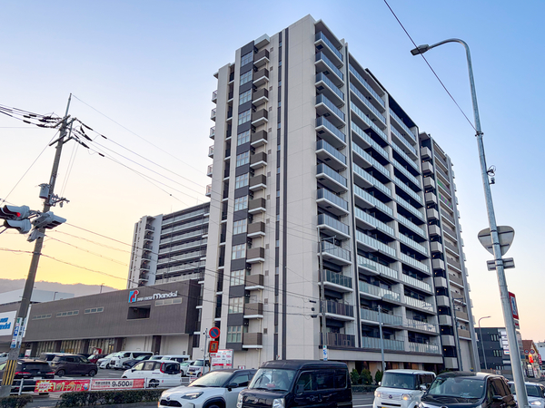 【レ・ジェイドシティ瓢箪山】外観