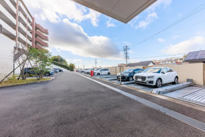 【プレミスト東山公園】共用部分（駐車場）