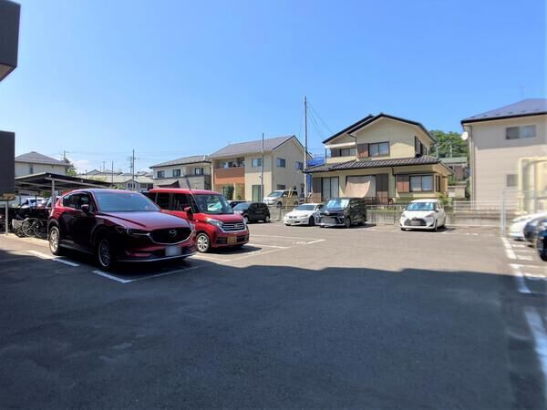 【グランコート多賀城】駐車場
