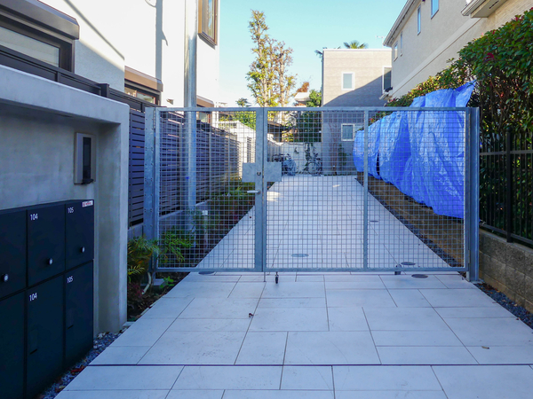 【コノイエ荻窪】エントランス