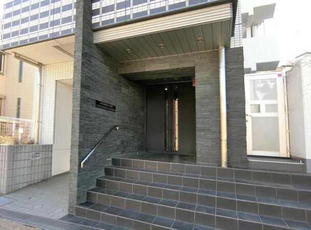 【プレミアムキューブ横浜反町】エントランス