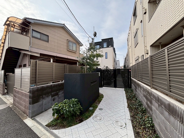 【リムテラス吉祥寺南町】エントランス