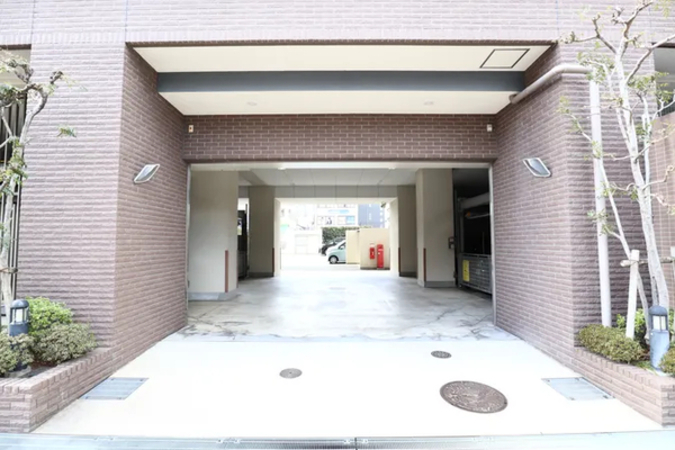 【メゾンドール森小路】共用部分（駐車場）