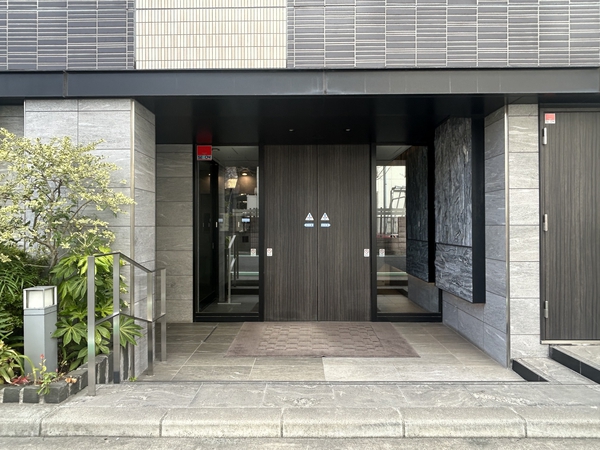 【クレアホームズ保土ケ谷】エントランス