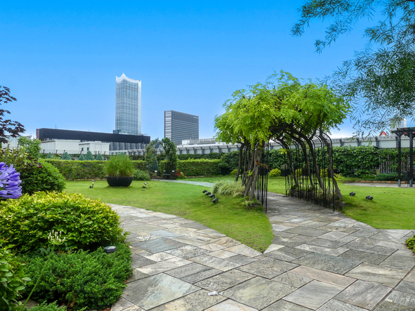 屋上庭園Q-courtまで約450m(徒歩6分)