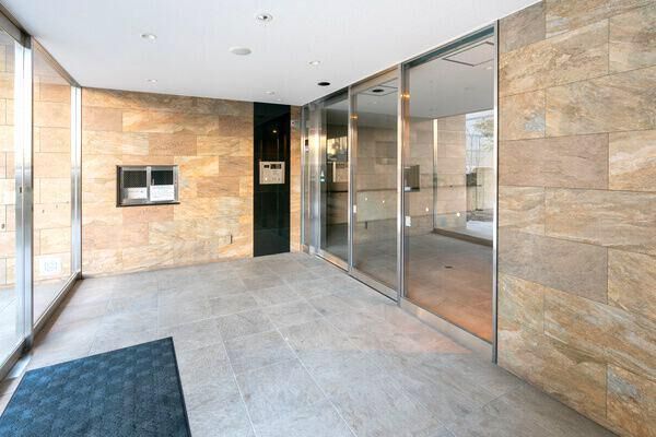 【ファーネスト平尾駅前レジスタ】エントランス1