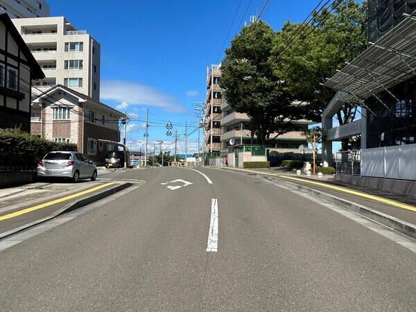 【エクレール多賀城中央ヒルズⅡ】前面道路