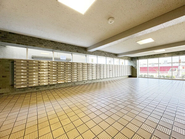 【壬生川団地】エントランス1 【壬生川団地】エントランス1