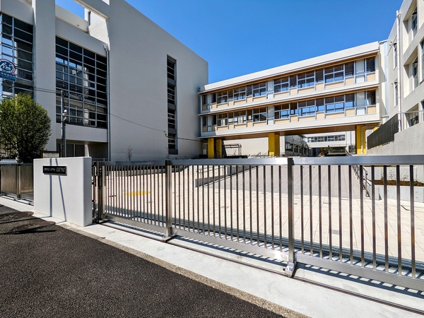 小中一貫校　緑園義務教育学校