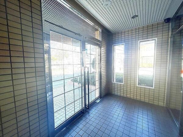 【下大利パークマンション】エントランス 【下大利パークマンション】エントランス