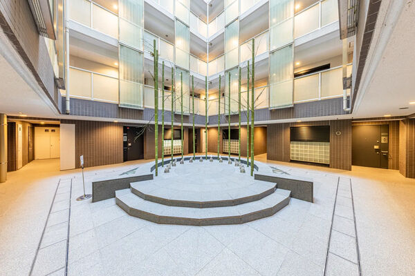 【THEパームス月島ルナガーデン】エントランス1