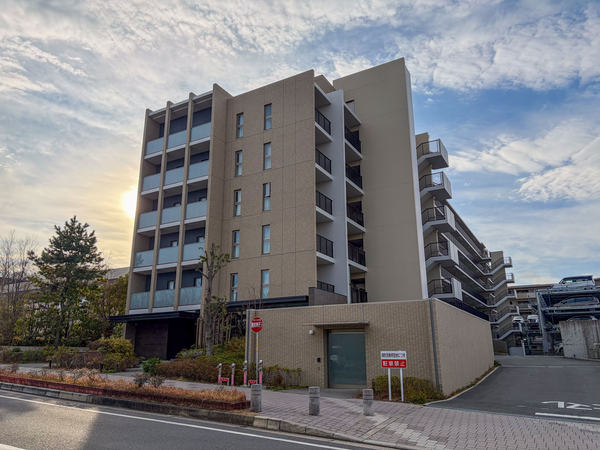 【ポレスター学研奈良登美ヶ丘】外観