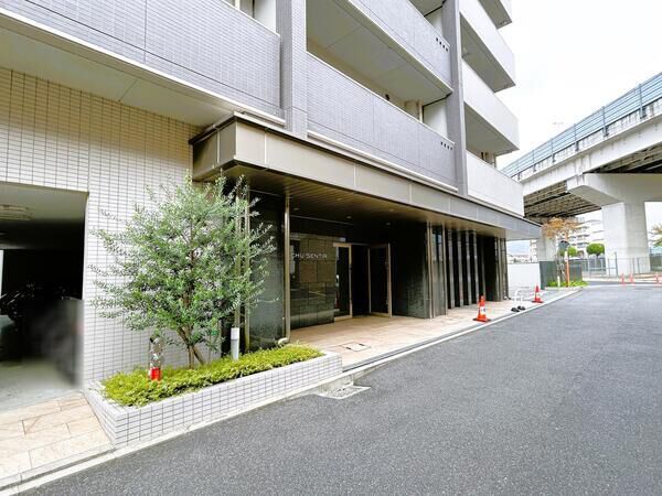 【ソシオ府中センティール】＜エントランス＞