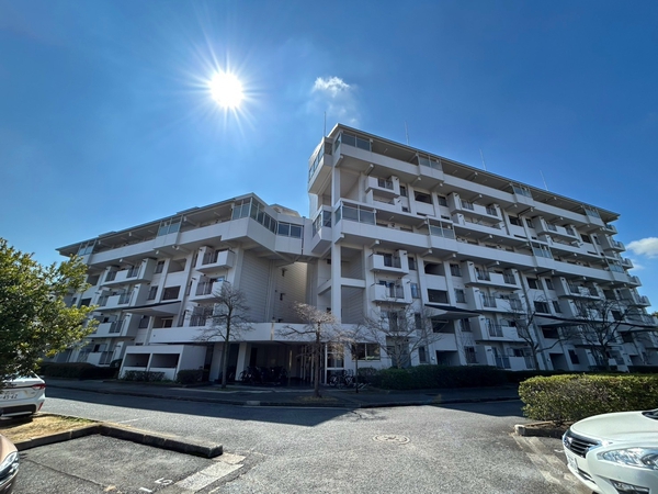 【金沢シーサイドタウンなぎさ団地7-1号棟】外観