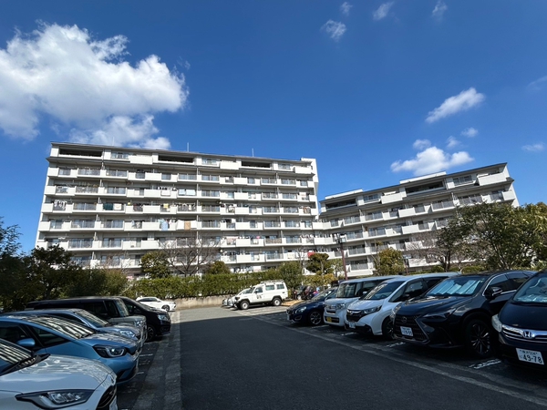 【金沢シーサイドタウンなぎさ団地7-1号棟】外観
