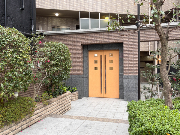 【サーパス豊中本町駅前】エントランス 【サーパス豊中本町駅前】エントランス