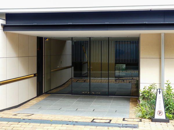 【ピアース四谷Hills】エントランス