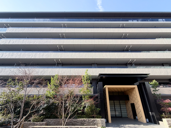 【ジェイグラン京都西大路】エントランス 【ジェイグラン京都西大路】エントランス