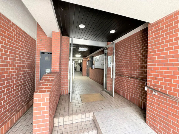 【メゾン第2新大阪】エントラン1 【メゾン第2新大阪】エントラン1