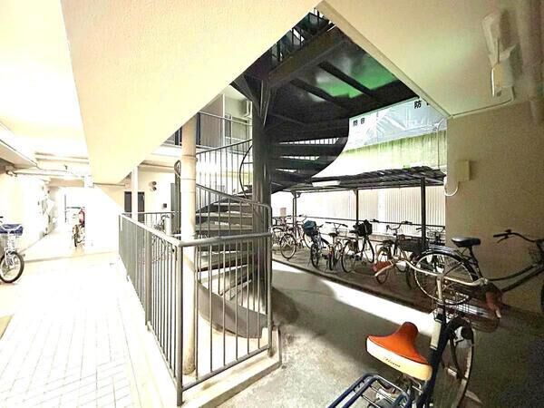 【メゾン第2新大阪】共用部分(駐輪場)1 【メゾン第2新大阪】共用部分(駐輪場)1
