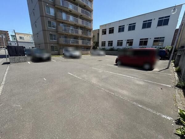 【ロジメント月寒西】駐車場