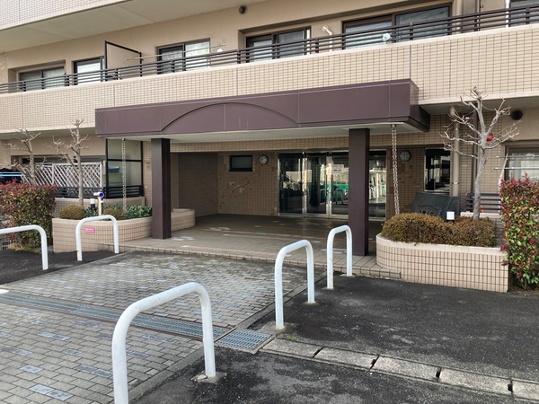 【ヴィルヌーブ台原並木通り】エントランスアプローチ