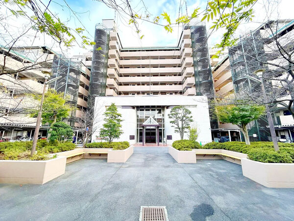 【グリーンパーク金町】エントランスアプローチ