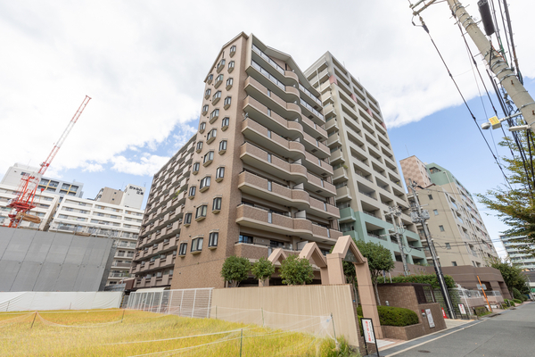 【アンビエント江坂】外観