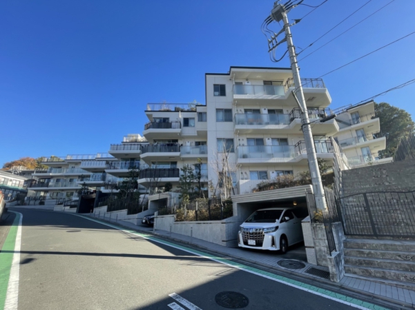 【ロイヤルシーズン青葉台WEST】外観