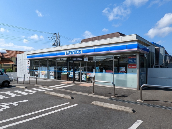 ローソン横浜泉領家三丁目店　約４０ｍ（徒歩１分）