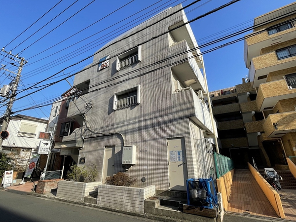 【スカイコート大倉山】外観