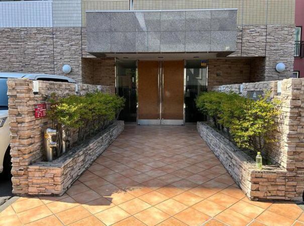 ミリオン菊水駅前
