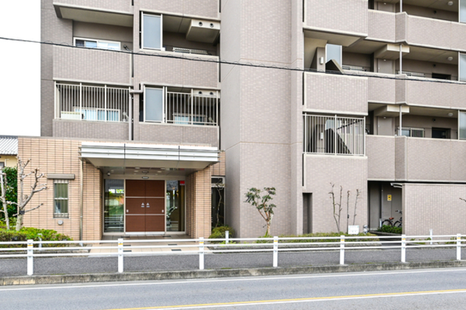 【ポレスターブロードシティ小牧口】エントランス 【ポレスターブロードシティ小牧口】エントランス