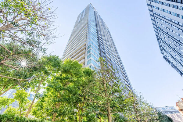 【赤坂タワーレジデンストップオブザヒル】上層部からは、六本木・迎賓館・国会議事堂・アークヒルズ方面を一望。	