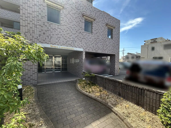 【宝マンション赤坪公園】エントランス