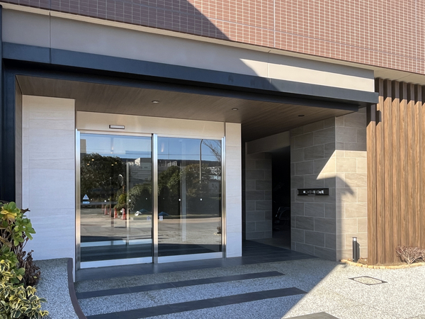 【レーベン横浜磯子CELESTIA】エントランス