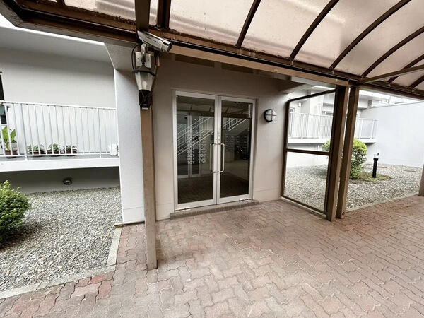 【ラポール中の島】エントランス