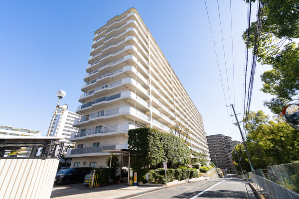【日商岩井緑地公園マンション】外観