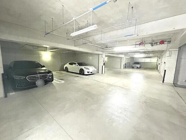 (駐車場)2 (駐車場)2