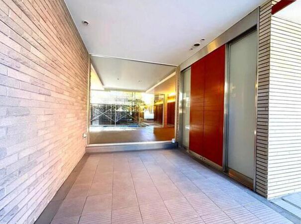 【カルム宮の森ハウス】エントランス２