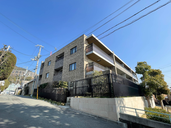 【ディアエスタミオ西岡本】外観