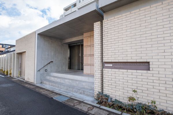 【プラウド長町南ガーデンズ】エントランスアプローチ