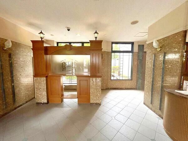 【ライオンズマンション王子公園ヴィアーレ】エントランス2 【ライオンズマンション王子公園ヴィアーレ】エントランス2