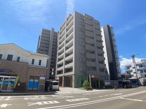 【グランスイート八幡中央】外観写真