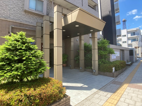 【グランスイート八幡中央】エントランスアプローチ