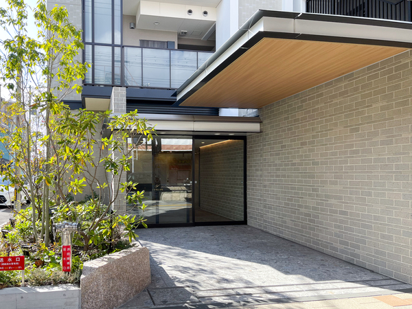 【ジオ明石本町】エントランス